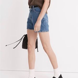 Madewell the mom jean shorts size 24
